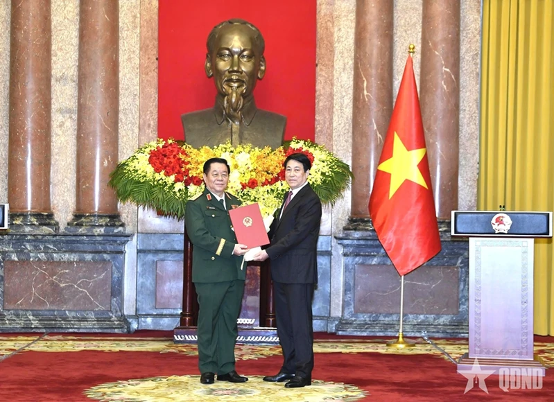 Trao Quyết định bổ nhiệm chức vụ Chủ nhiệm Tổng cục Chính trị Quân đội nhân dân Việt Nam và thăng quân hàm Đại tướng, Thượng tướng đối với các đồng chí cán bộ Quân đội
