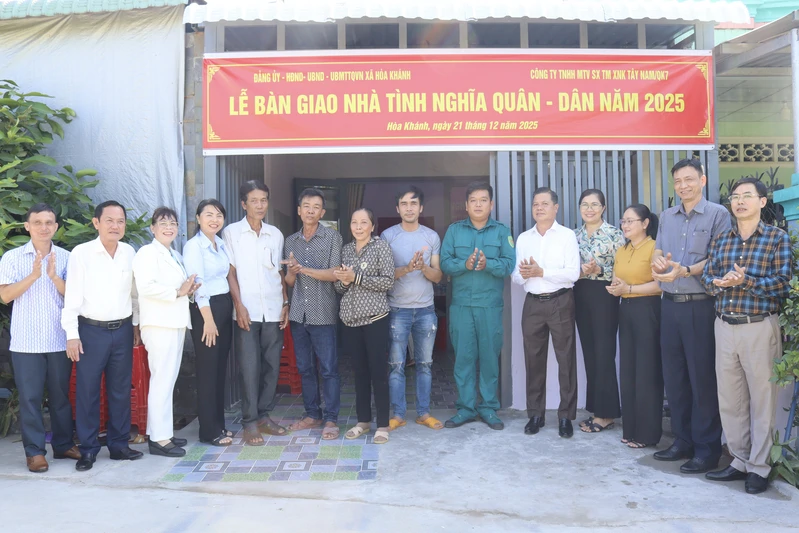 Công ty Tây Nam tặng “Nhà tình nghĩa quân - dân” tại xã Hòa Khánh, tỉnh Tây Ninh