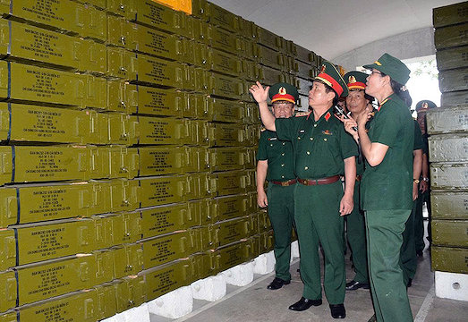 Trung tướng Đỗ Xuân Tụng kiểm tra tại Kho K860 
