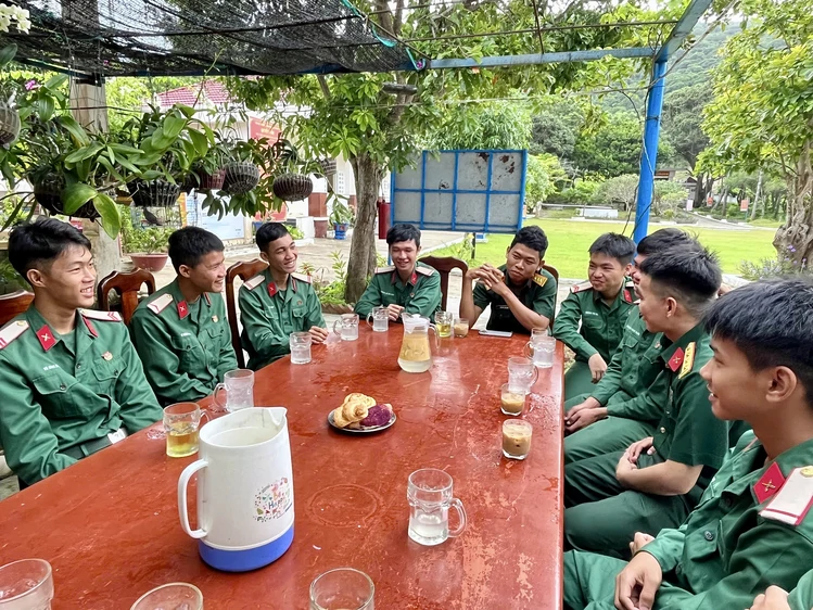 “Cà phê sáng cùng chiến sĩ” – Gắn kết tình đồng chí, đồng đội 