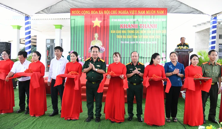 Khánh thành, bàn giao 30 căn nhà tại Điểm dân cư biên giới trên địa bàn tỉnh Tây Ninh