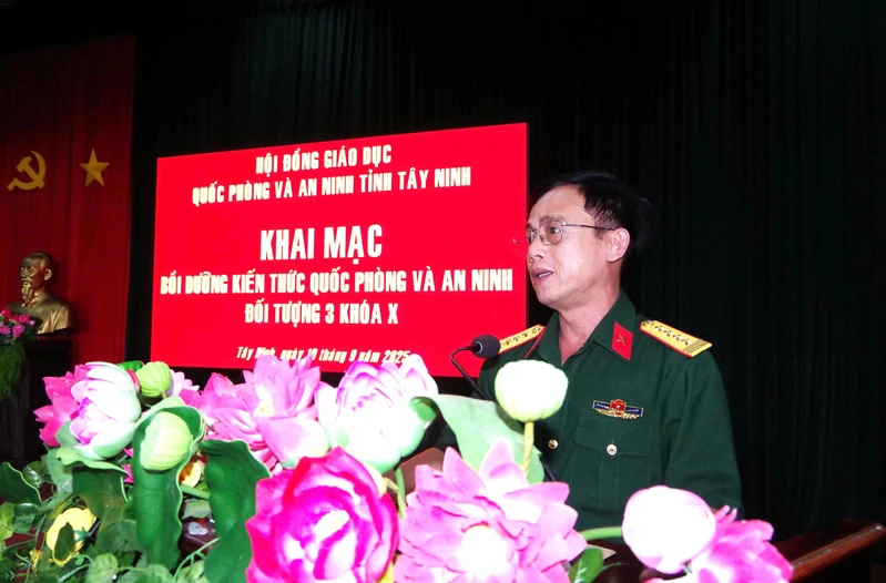 Bộ CHQS tỉnh Tây Ninh khai mạc lớp bồi dưỡng kiến thức quốc phòng và an ninh đối tượng 3