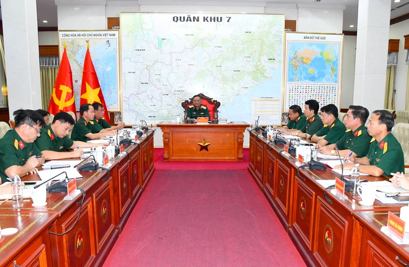 Quân khu 7 kiểm tra triển khai các hoạt động kỷ niệm 80 năm Ngày Truyền thống LLVT Quân khu