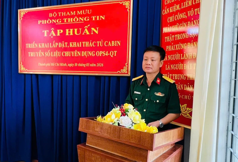 Phòng Thông tin Quân khu 7 tập huấn triển khai lắp đặt, khai thác tủ Cabin truyền số liệu