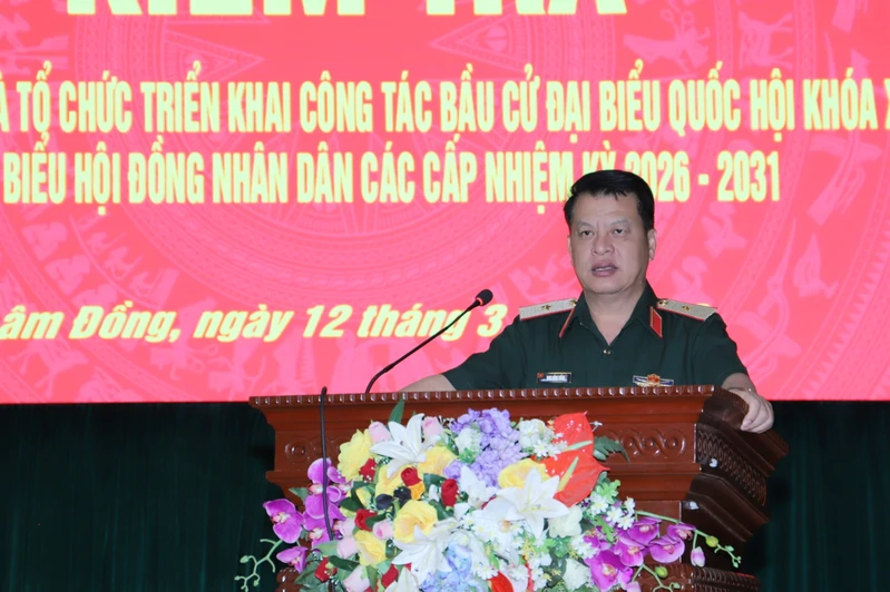 Thiếu tướng Đinh Hồng Tiếng, Chỉ huy trưởng Bộ CHQS tỉnh Lâm Đồng kiểm tra công tác chuẩn bị bầu cử tại các đơn vị
