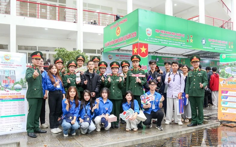Bộ Quốc phòng công bố 2 thủ tục hành chính tuyển sinh quân sự thực hiện trên môi trường điện tử
