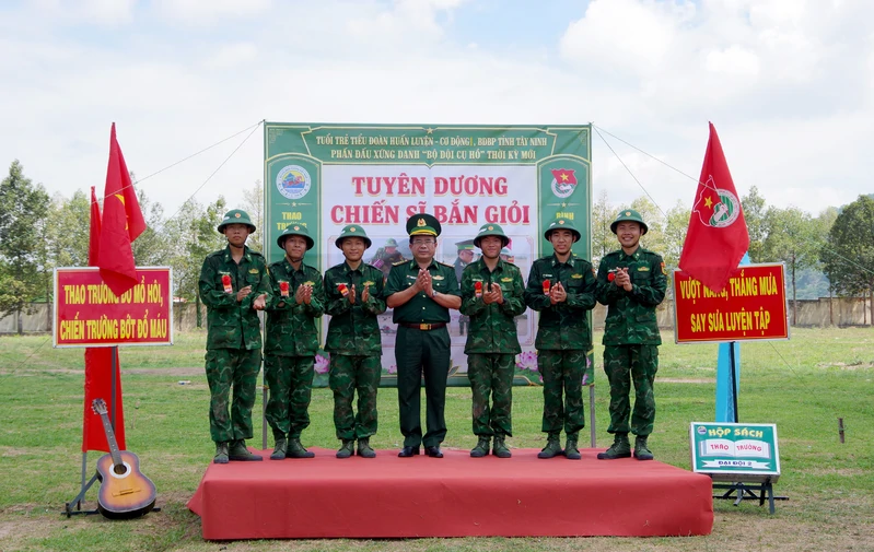 Bộ đội Biên phòng Tây Ninh kiểm tra “3 tiếng nổ” cho chiến sĩ mới 