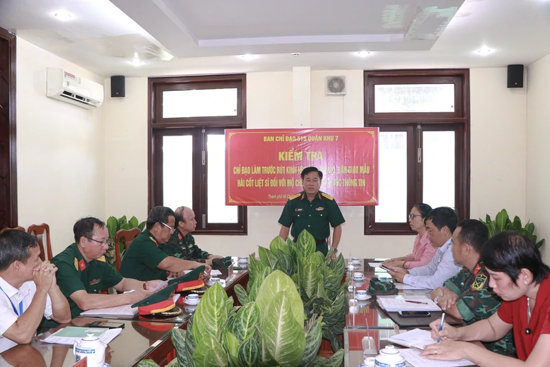 Ban Chỉ đạo 515 Quân khu 7 kiểm tra làm trước rút kinh nghiệm lấy mẫu hài cốt liệt sĩ phục vụ giám định ADN