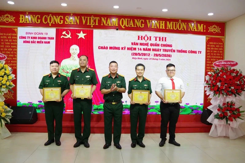 Công ty Kinh doanh than Đông Bắc miền Nam kỷ niệm 14 năm ngày truyền thống