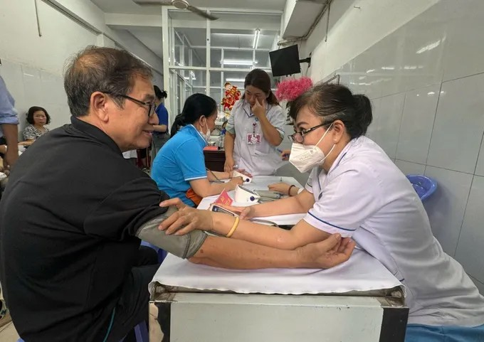 Bộ Y tế ban hành kế hoạch khám sức khỏe miễn phí mỗi người dân ít nhất mỗi năm một lần

