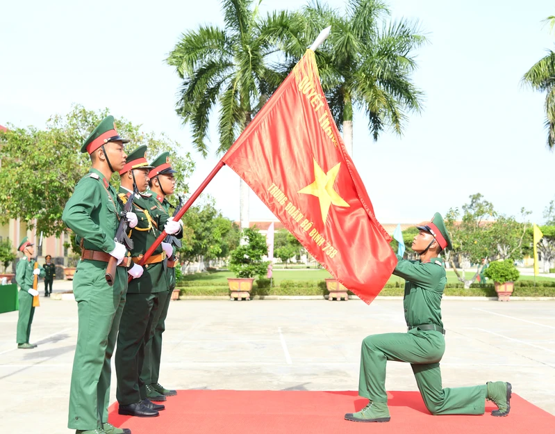 Trung đoàn 738 tổ chức Lễ tuyên thệ chiến sĩ mới năm 2026