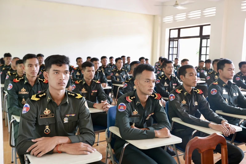 Khai mạc lớp tập huấn quân sự khoá VI cho học viên Quân đội Hoàng gia Campuchia