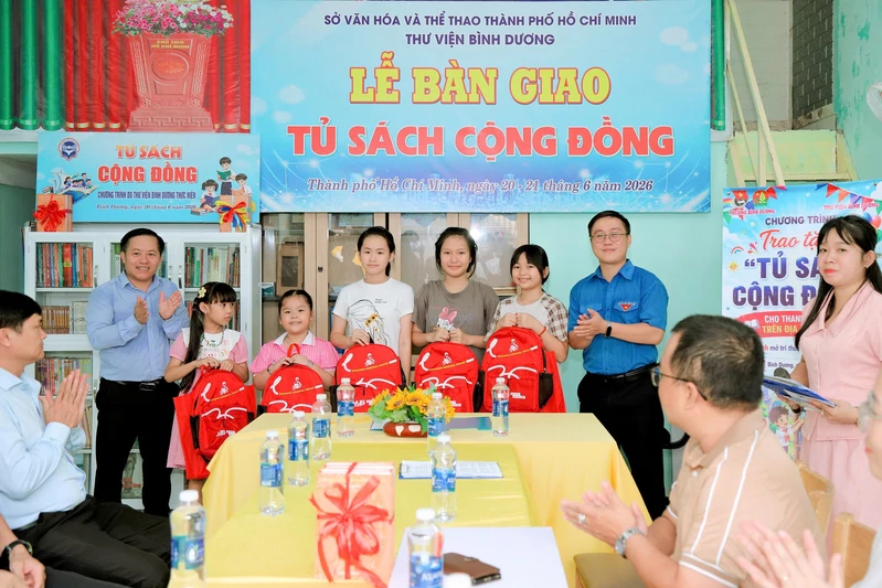 “Tủ sách cộng đồng” lan tỏa văn hóa đọc đến người lao động