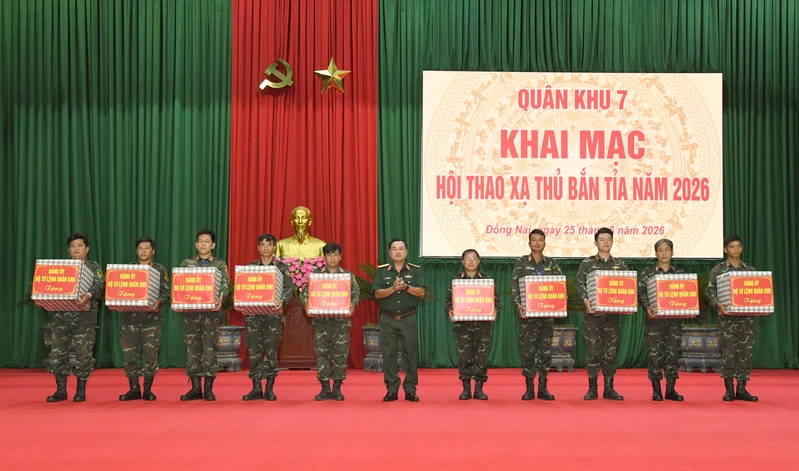 Quân khu 7 khai mạc Hội thao Xạ thủ bắn tỉa năm 2026