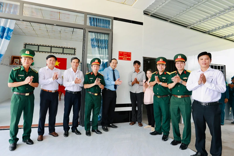 Khánh thành, bàn giao nhà điểm dân cư biên giới trên địa bàn tỉnh Tây Ninh
