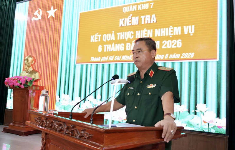 Quân khu 7 kiểm tra kết quả thực hiện nhiệm vụ 6 tháng đầu năm tại Lữ đoàn 77
