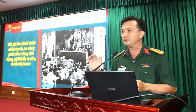 Thượng tá Nguyễn Minh Trọng: Gắn lý luận với thực tiễn, nâng cao sức thuyết phục