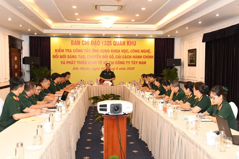 Ban Chỉ đạo 1325 Quân khu kiểm tra công tác chuyển đổi số tại Công ty Tây Nam