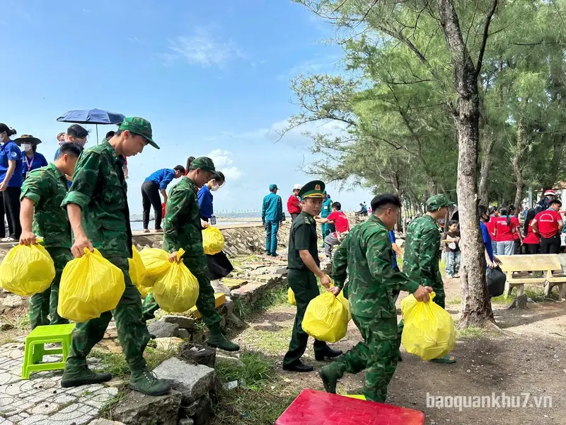 Đồn Biên phòng Cần Thạnh hưởng ứng “Ngày hội môi trường xanh"