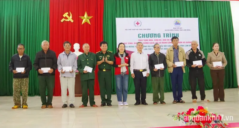 Bộ đội Biên phòng tỉnh Lâm Đồng phối hợp hỗ trợ người dân vùng biên giới 
