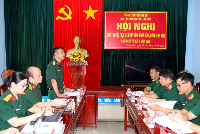 Cục Chính sách - Xã hội kiểm tra công tác khám, chữa bệnh bảo hiểm y tế tại sư đoàn 309
