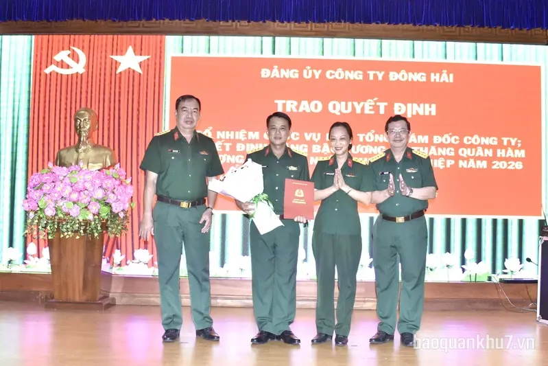 Đảng ủy Công ty Đông Hải trao quyết định bổ nhiệm Phó Tổng Giám đốc Công ty