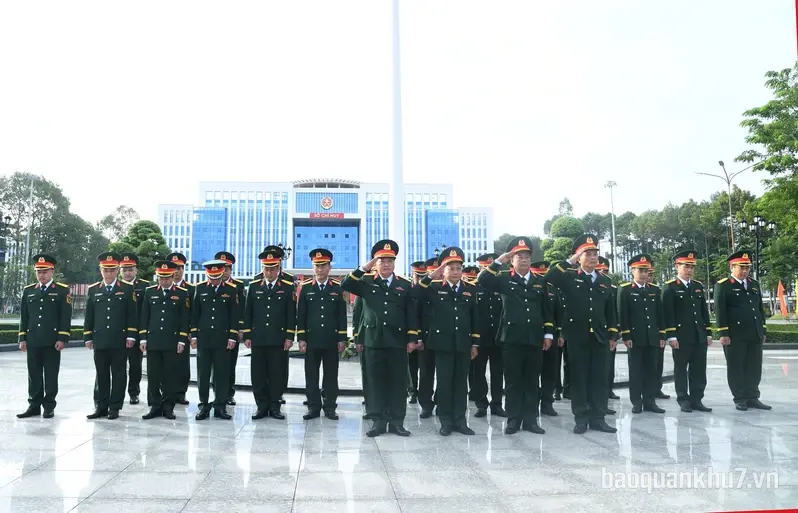 Ngành Kiểm tra Đảng Quân khu 7 dâng hương tưởng niệm Chủ tịch Hồ Chí Minh