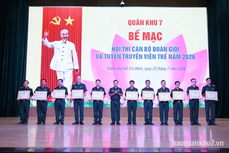 11 đơn vị, 10 cán bộ Đoàn và 5 tuyên truyền viên trẻ đạt xuất sắc 