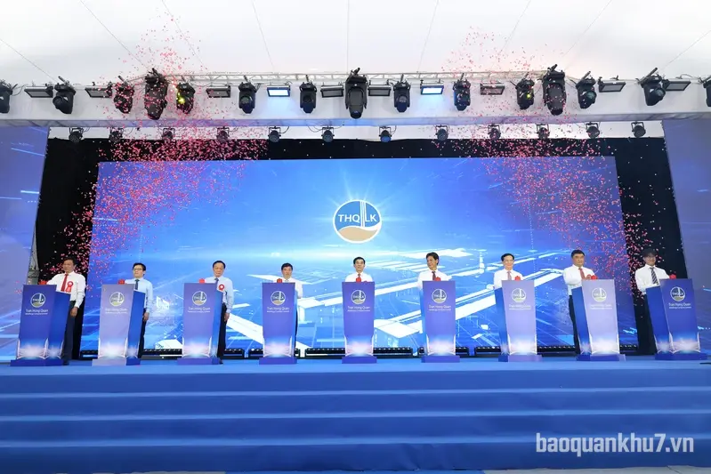 Đại tướng Phan Văn Giang dự lễ công bố sản phẩm nhôm thỏi đầu tiên của Việt Nam