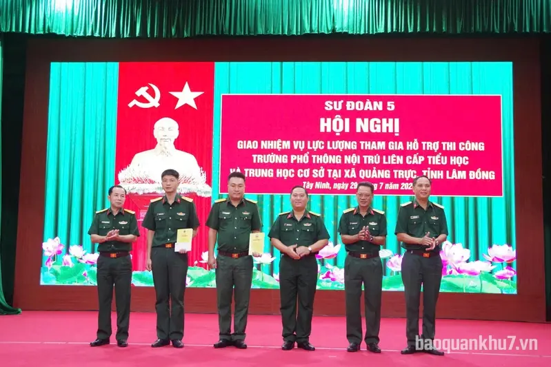 Sư đoàn 5 giao nhiệm vụ lực lượng tham gia hỗ trợ xây dựng trường học trên địa bàn tỉnh Lâm Đồng