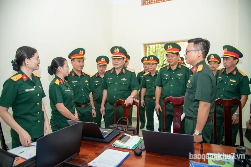Thiếu tướng Đặng Văn Lẫm kiểm tra công tác bảo đảm năm học mới của Trường Thiếu sinh quân miền Nam