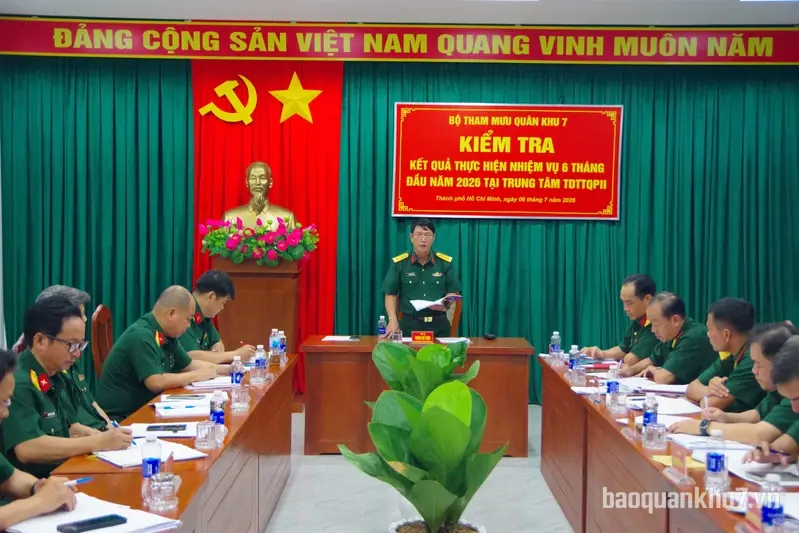 Bộ Tham mưu Quân khu 7 kiểm tra kết quả thực hiện nhiệm vụ 6 tháng đầu năm 2026 tại Trung tâm Thể dục thể thao Quốc phòng II
