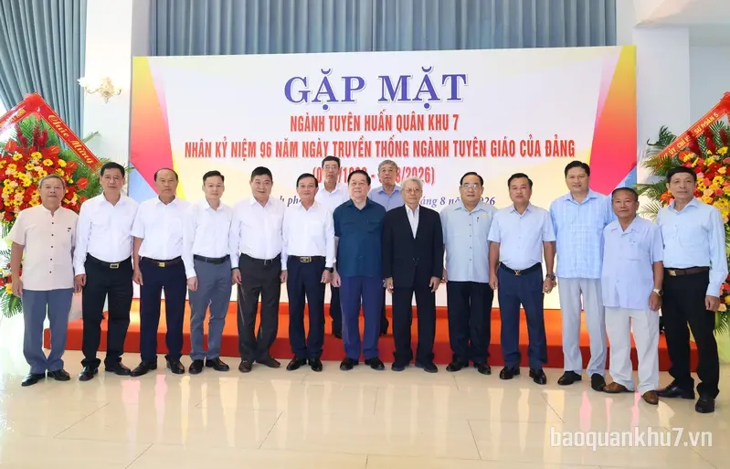 Quân khu 7: Gặp mặt ngành Tuyên huấn nhân kỷ niệm 96 năm ngày truyền thống ngành Tuyên giáo của Đảng
