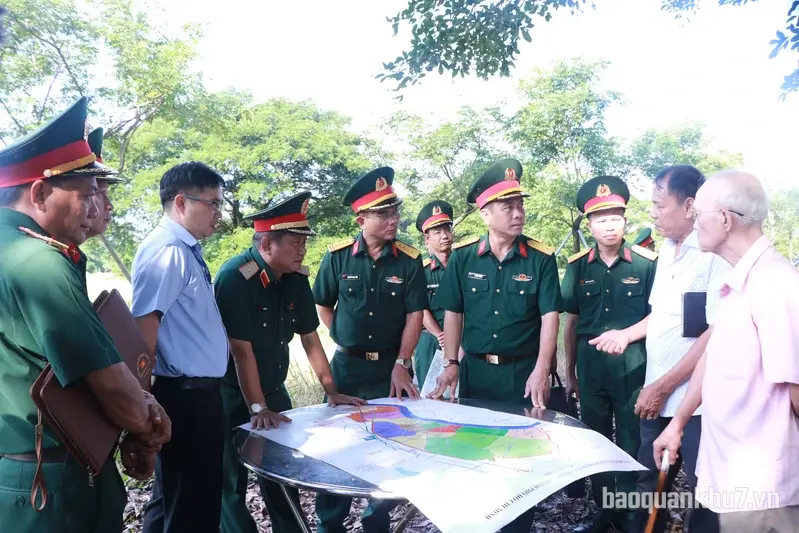 Ban Chỉ đạo Quân khu 7 khảo sát khu vực có thông tin hài cốt liệt sĩ trên địa bàn Thành phố Hồ Chí Minh