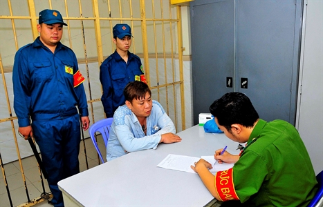 Dân quân quận 1 phối hợp bắt trộm