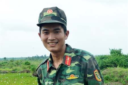 Chiến sĩ đạt giải nhất toàn năng hội thi phòng hóa kiêm nhiệm Quân khu
