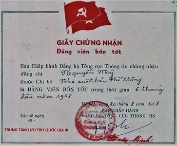 Cuộc đời tác giả bài thơ “Cuộc chia ly màu đỏ” qua hồ sơ lưu trữ