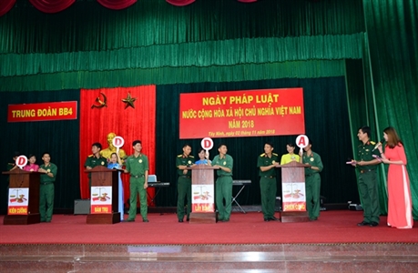 Sôi nổi, bổ ích Ngày Pháp luật tại Trung đoàn 4, Sư đoàn 5
