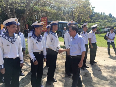 Tỉnh Đồng Nai: Thăm tặng quà Tết cho cán bộ, chiến sĩ, quân và dân vùng biển Tây Nam của Tổ quốc