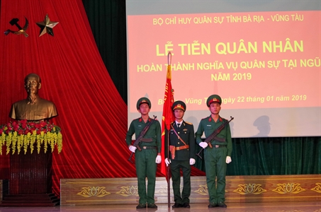 Bộ CHQS BR-VT tiễn quân nhân xuất ngũ về địa phương