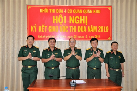 Khối thi đua 4 cơ quan Quân khu ký kết giao ước thi đua năm 2019
