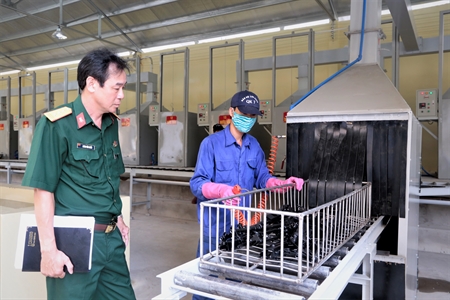Xưởng OX1, Cục Kỹ thuật: Vận hành sử dụng dây chuyền nhuộm đen công nghệ mới