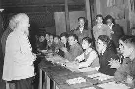 Lời Bác Hồ dạy ngày này năm xưa: “Cán bộ nào không dám công khai thừa nhận khuyết điểm của mình, sợ lời phê bình ... thì những người đó không xứng đáng là cán bộ”
