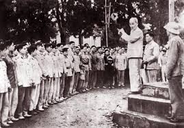 Lời Bác Hồ dạy ngày này năm xưa: “Tư tưởng cộng sản phải rèn luyện gian khổ mới có được. Còn tư tưởng cá nhân thì cũng như cỏ dại, sinh sôi, nẩy nở rất dễ”.