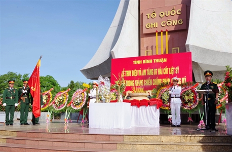 Bình Thuận truy điệu và an táng 7 hài cốt liệt sĩ