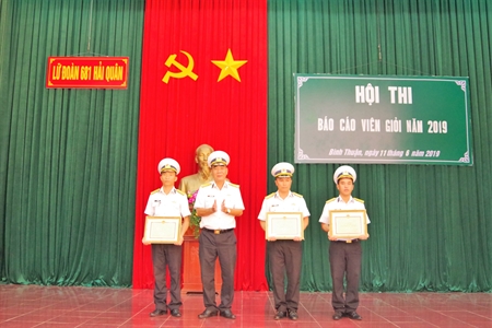 Lữ đoàn 681 Hải quân hội thi báo cáo viên giỏi