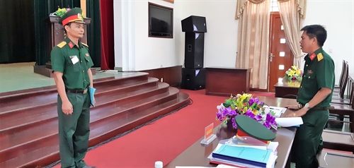 Sư đoàn 317 thi cán bộ huấn luyện điều lệnh và rèn luyện thể lực giỏi