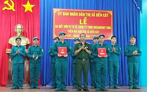 Thị xã Bến Cát, tỉnh Bình Dương ra mắt đơn vị tự vệ trong doanh nghiệp nước ngoài