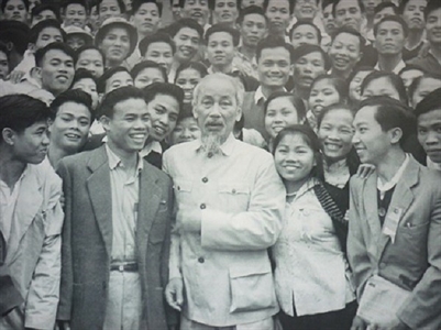 “Trong công việc cách mạng, công việc kháng chiến kiến quốc, không có việc sang, việc hèn, mọi việc đều quan trọng. Mọi người phải làm tròn nhiệm vụ của mình”