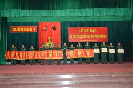 Bế mạc Hội thao TDTT Quốc phòng Quân khu 7 năm 2019